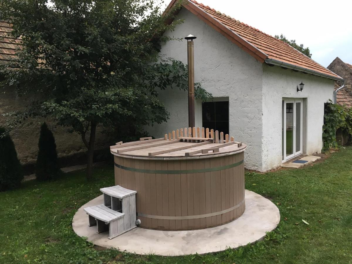 Huvoesvoelgy Vendeghaz Apartment Lokut